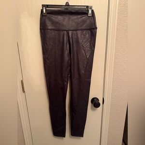 ColorfulKoala Women's Black Faux Leather Leggings Great Condition